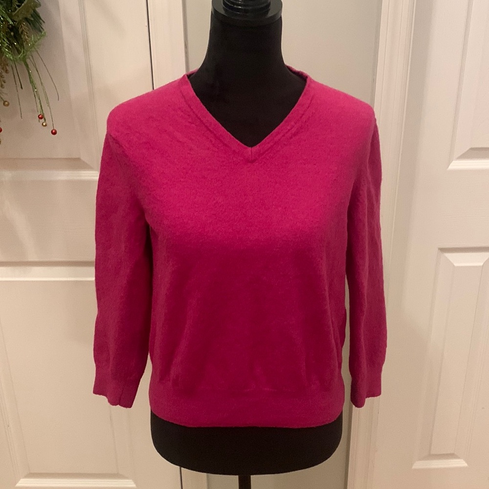 Express 100% Merino Wool Barbie Pink Cropped V Neck Sweater/ Size L